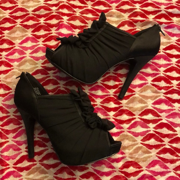 Jacqueline Ferrar Shoes - 👠👠 Sexy Peep Toe Stilettos 👠👠